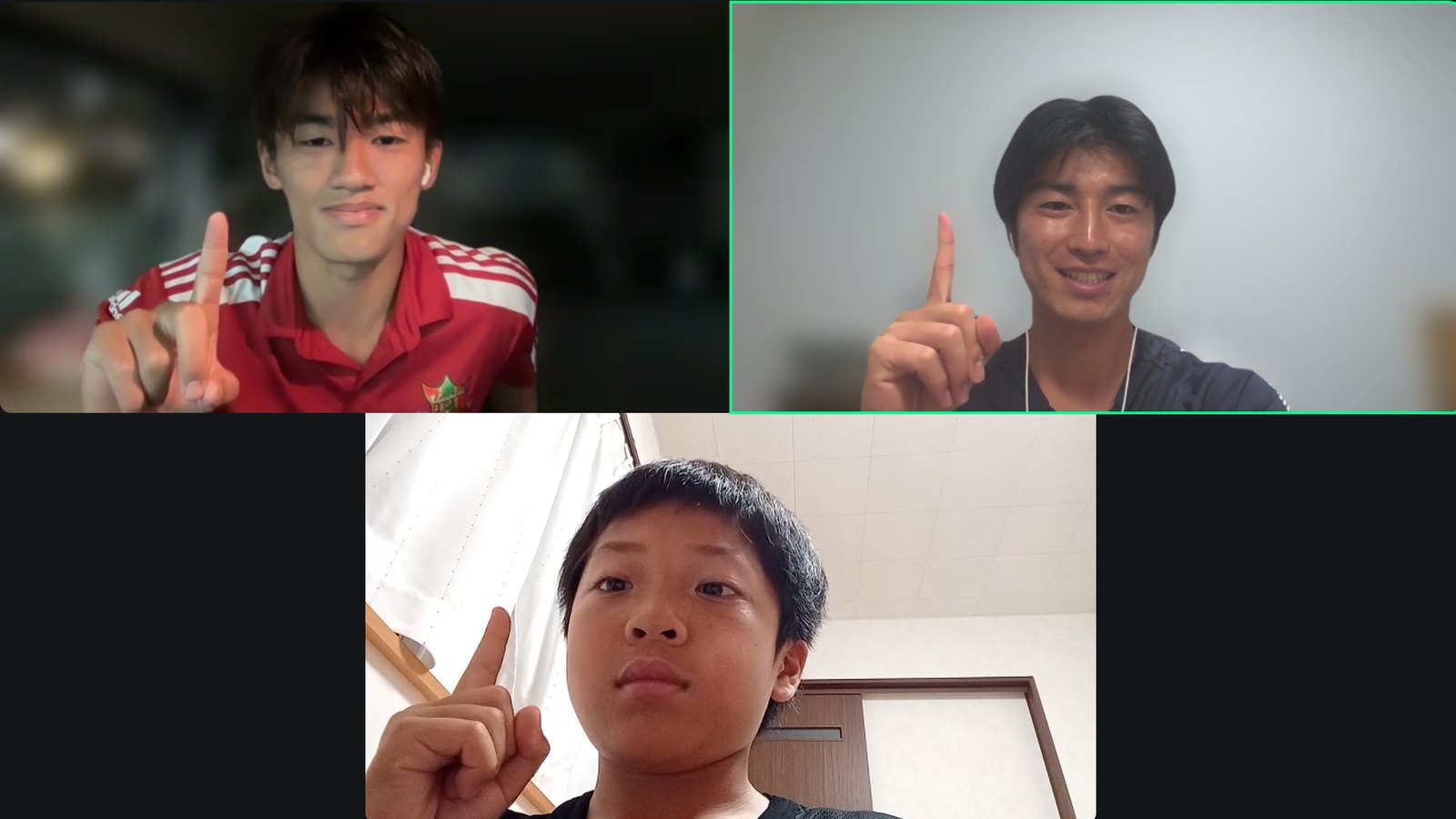 オンライン授業では、コーチと1対1で試合の場面を振り返る
