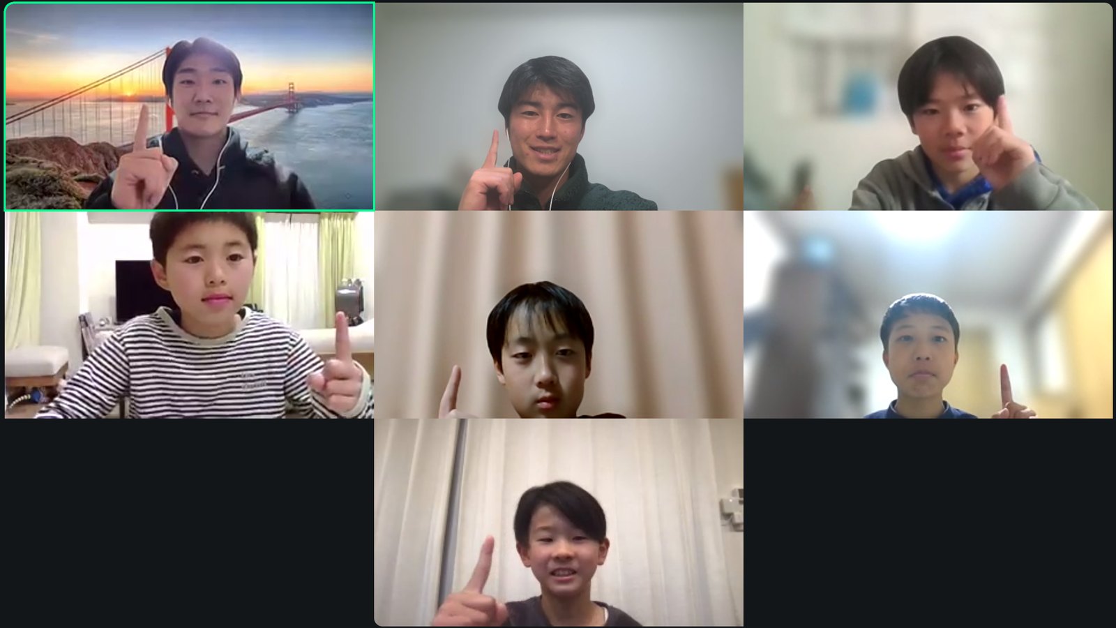 授業では「なぜそこに立つのか」を一人ずつ言葉にしてもらう。答えは手を挙げて発表する
